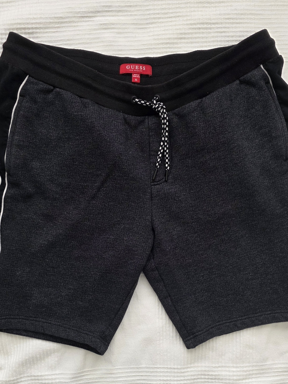 GUESS Men’s Shorts XL Black Gray Logo Side Stripe Athletic Drawstring Streetwear